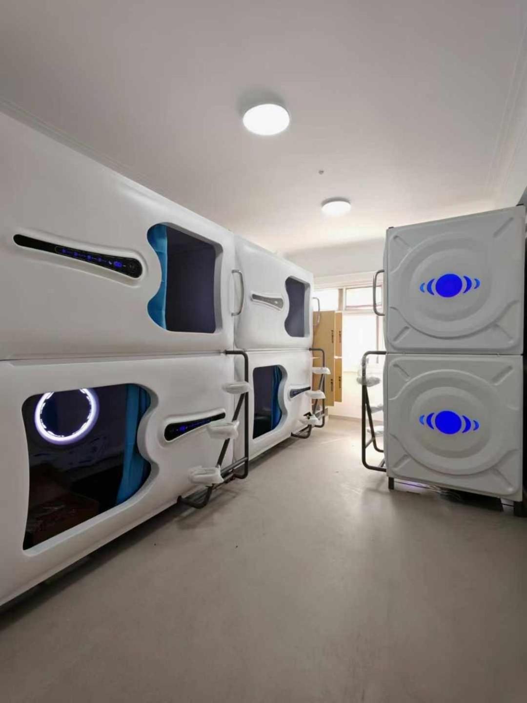 מדריד Hostel Space Capsule מראה חיצוני תמונה