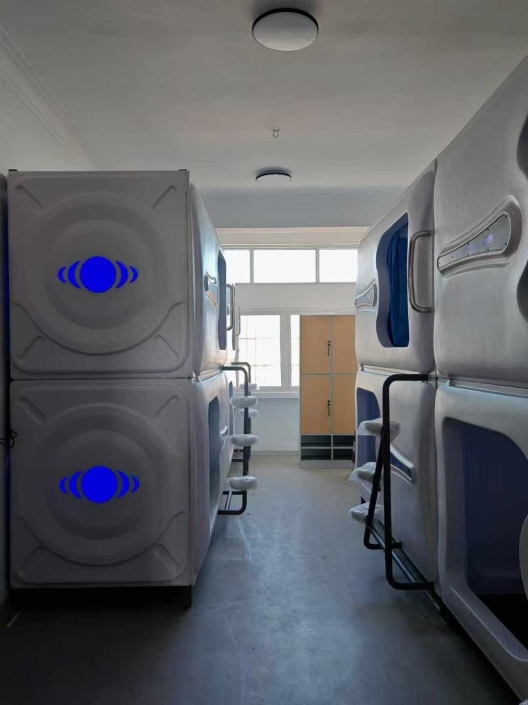 מדריד Hostel Space Capsule מראה חיצוני תמונה
