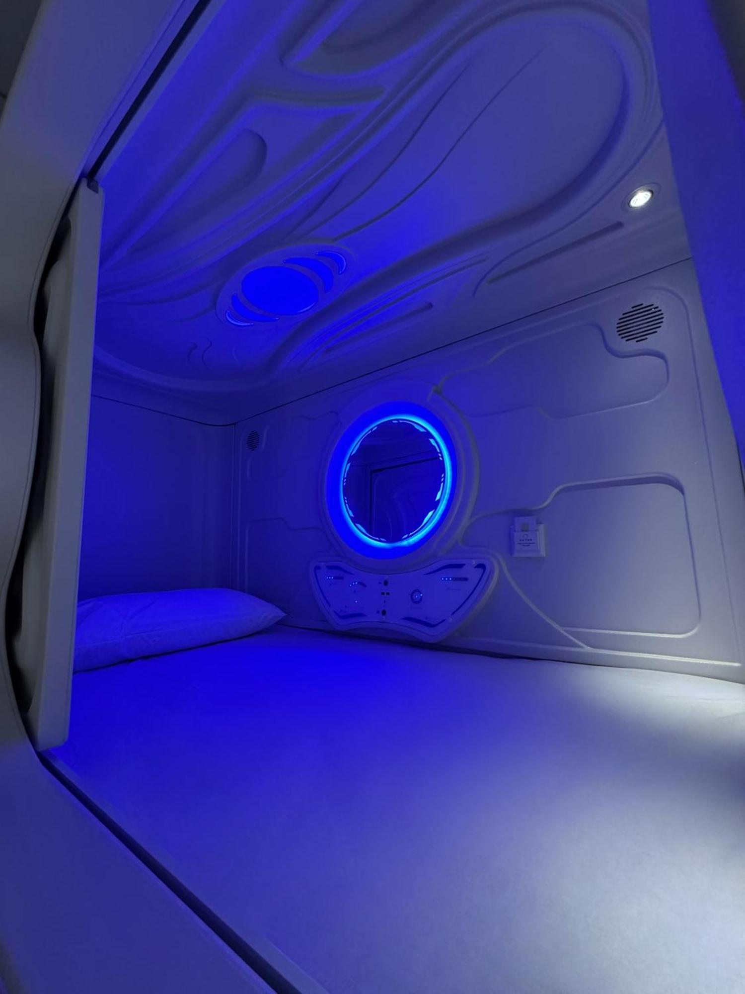 מדריד Hostel Space Capsule מראה חיצוני תמונה
