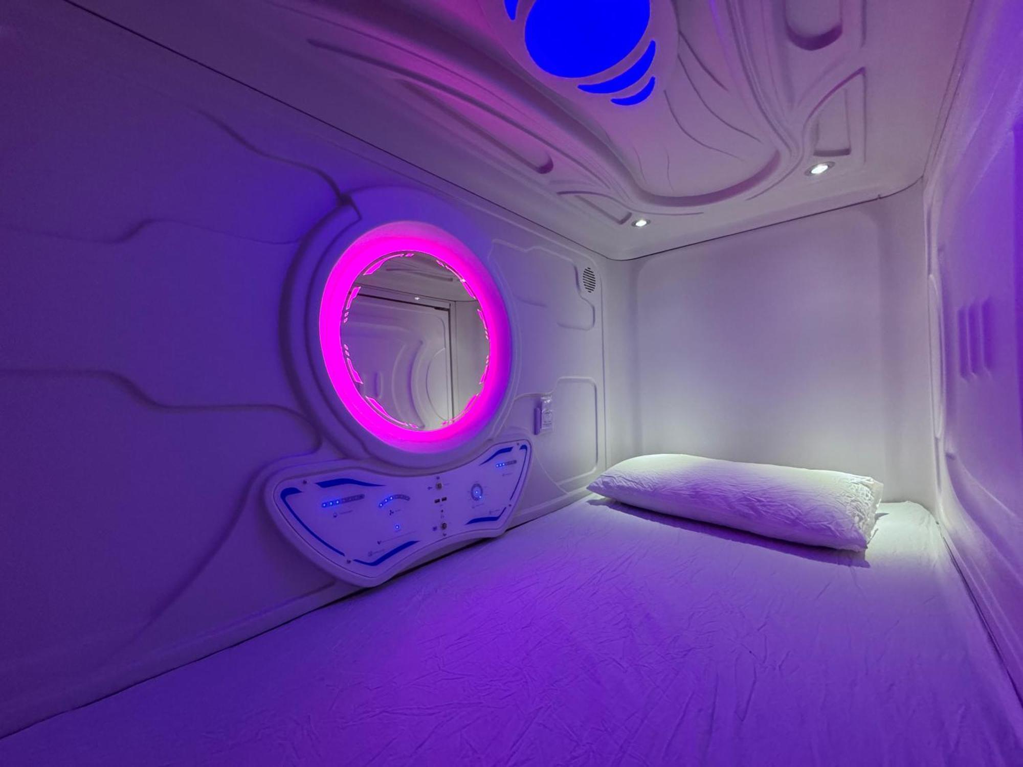 מדריד Hostel Space Capsule מראה חיצוני תמונה