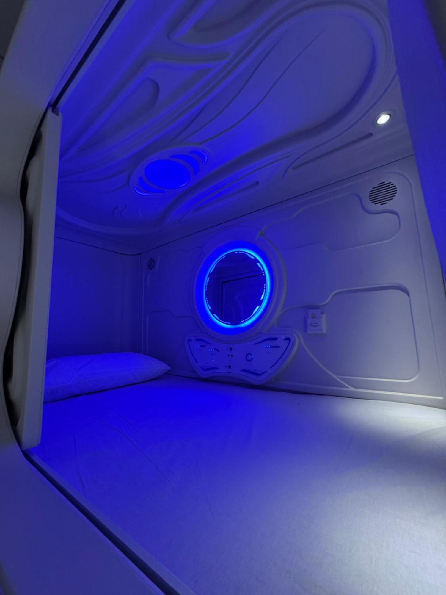 מדריד Hostel Space Capsule מראה חיצוני תמונה