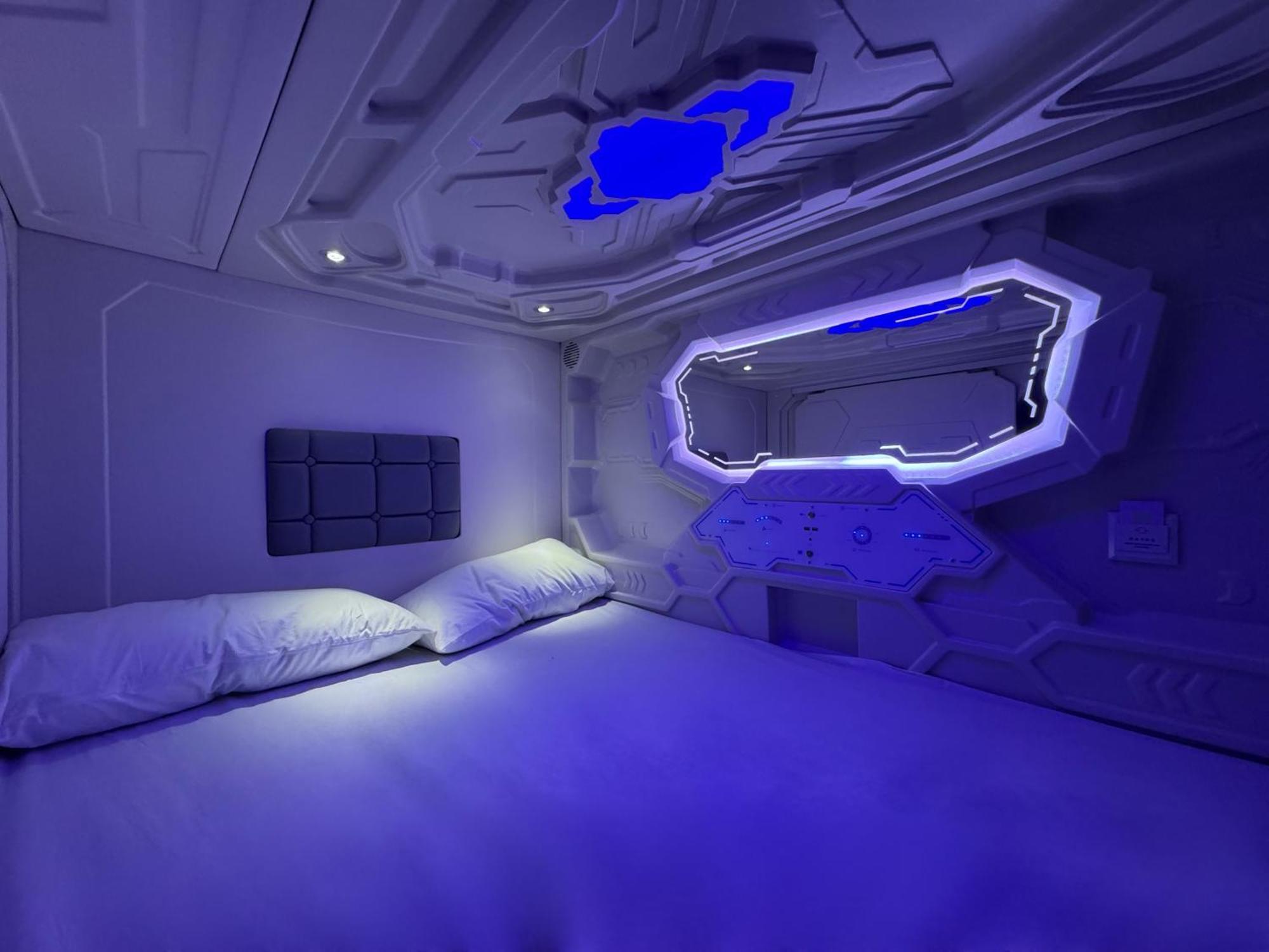 מדריד Hostel Space Capsule מראה חיצוני תמונה