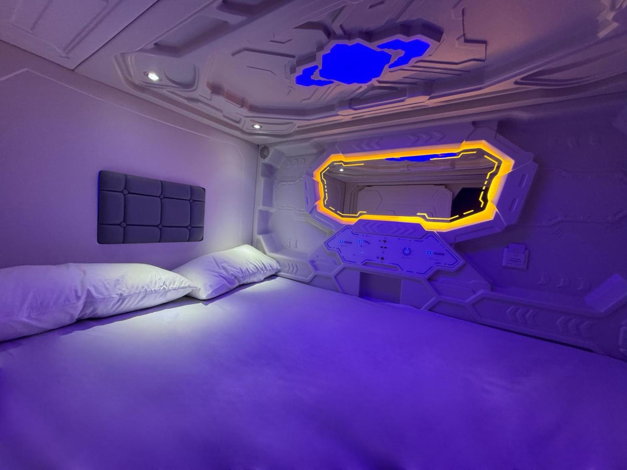 מדריד Hostel Space Capsule מראה חיצוני תמונה