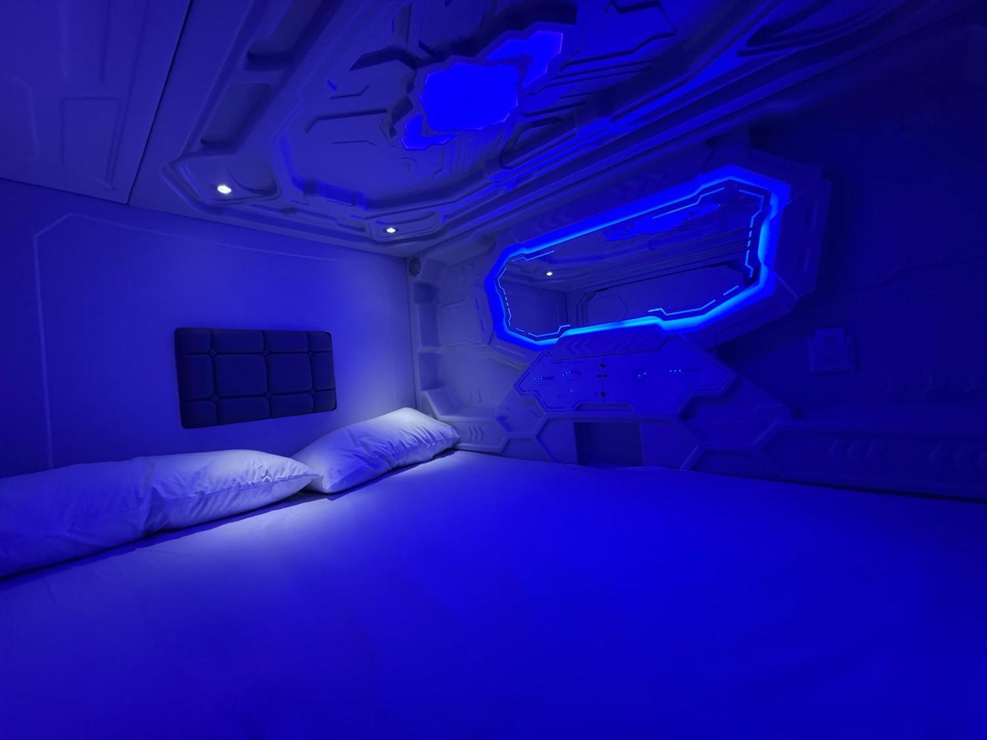 מדריד Hostel Space Capsule מראה חיצוני תמונה