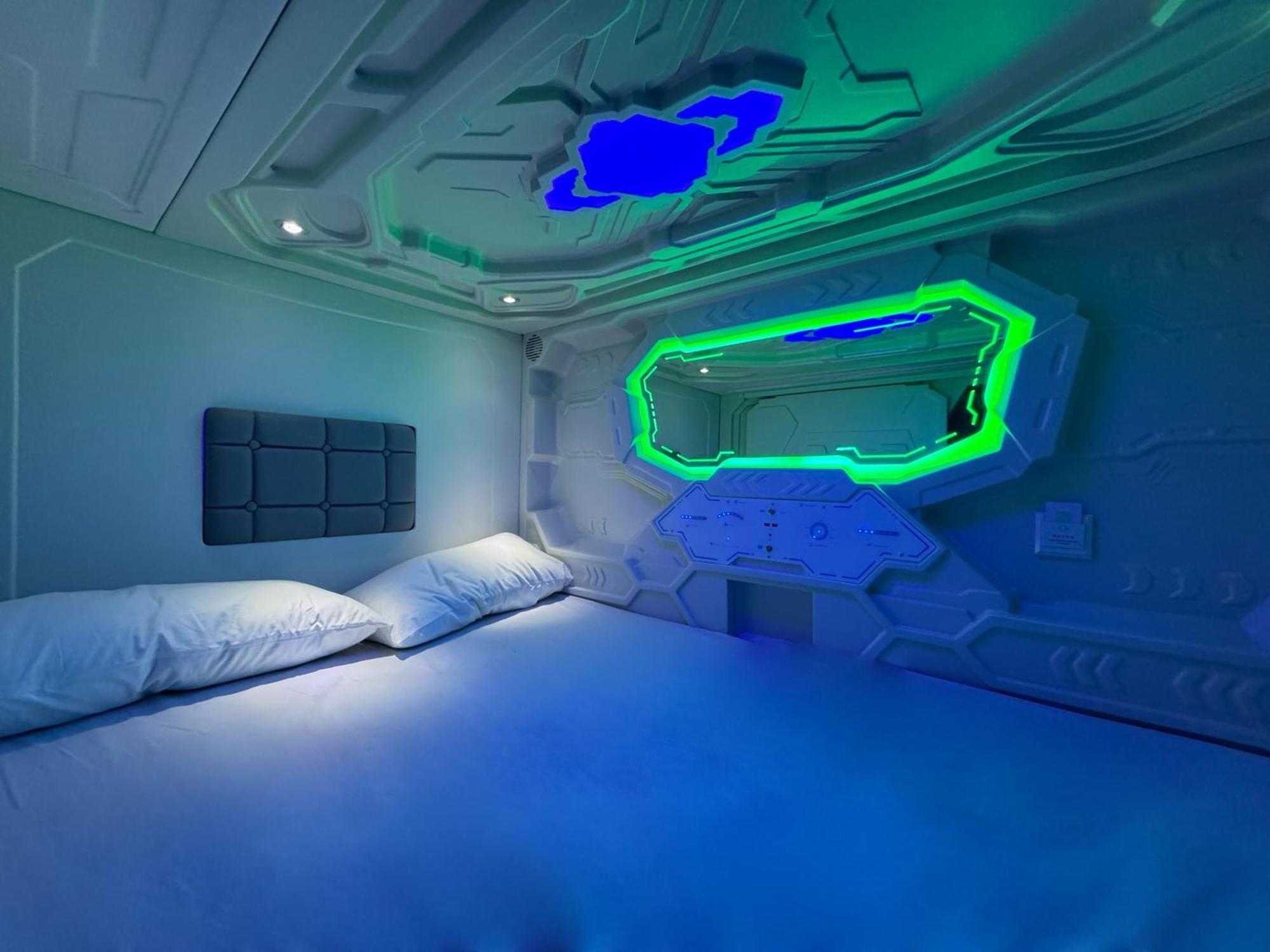 מדריד Hostel Space Capsule מראה חיצוני תמונה