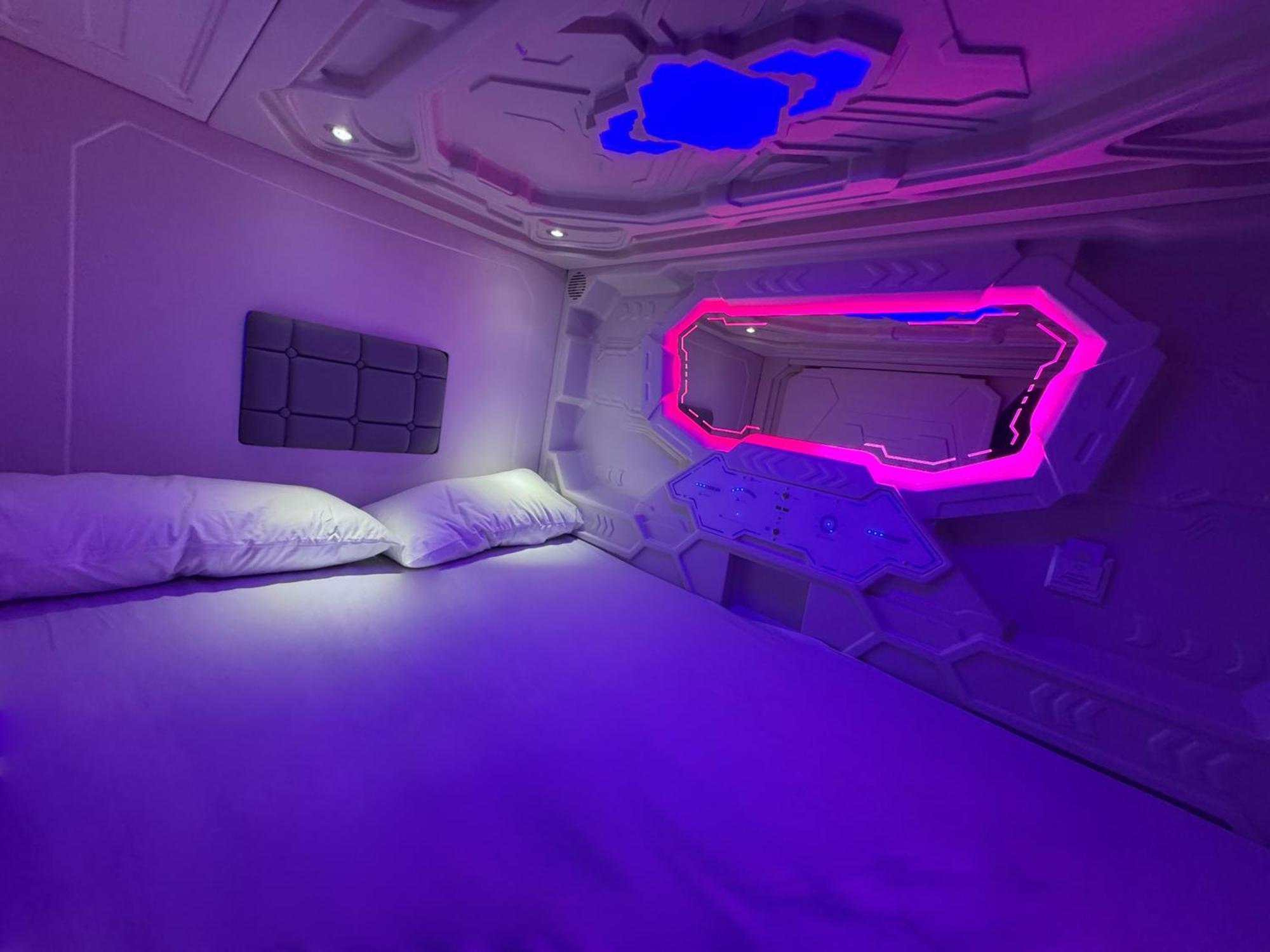 מדריד Hostel Space Capsule מראה חיצוני תמונה